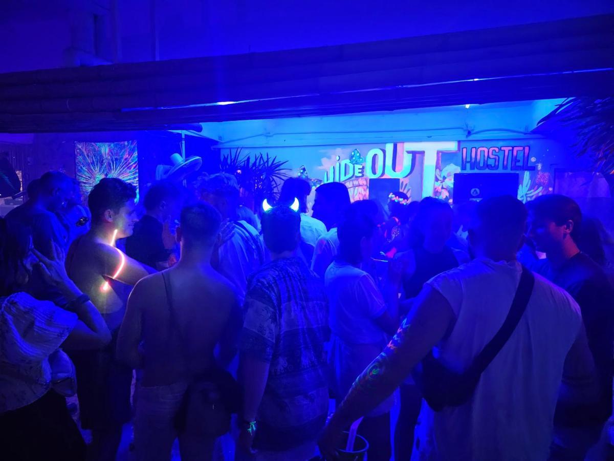 Hostel Hideout *