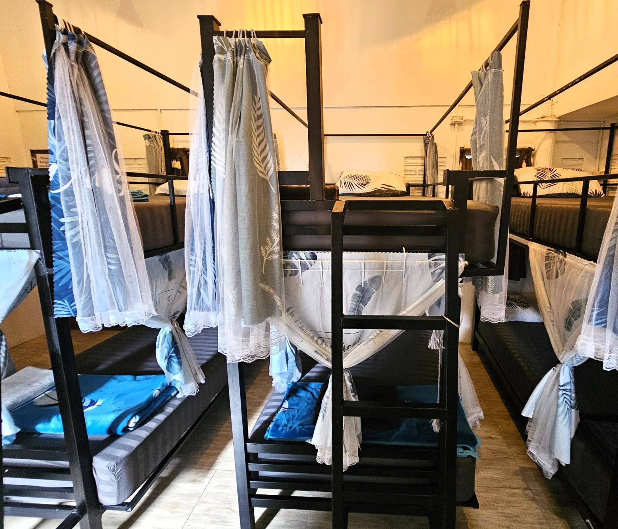 Hideout Hostel *